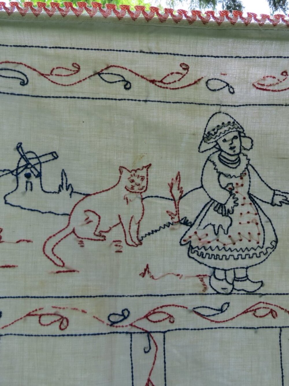 Vintage Hand Embroidered Dutch scene Cat Goose Windmill Table Runner Doily